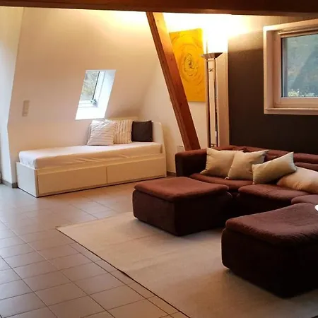 Eigenes Maisonettehaus In Idyllischer Lage Mit Balkon, Nahe Messe, 24h Self-check In, Gratis Parken