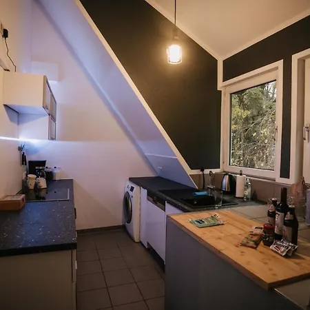 Eigenes Maisonettehaus In Idyllischer Lage Mit Balkon, Nahe Messe, 24h Self-check In, Gratis Parken *