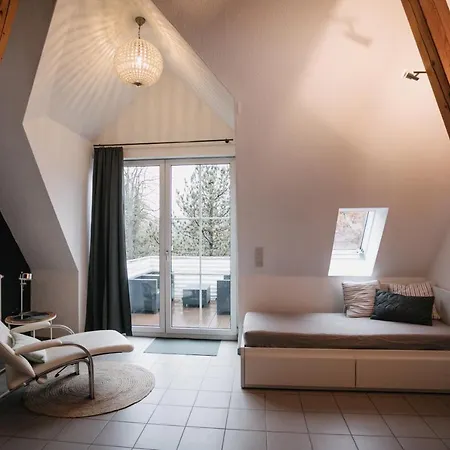 Eigenes Maisonettehaus In Idyllischer Lage Mit Balkon, Nahe Messe, 24h Self-check In, Gratis Parken