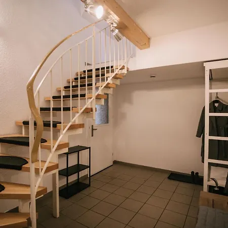 Nyaraló Eigenes Maisonettehaus In Idyllischer Lage Mit Balkon, Nahe Messe, 24h Self-check In, Gratis Parken *
