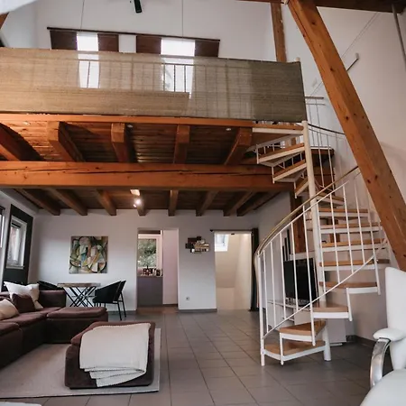 Eigenes Maisonettehaus In Idyllischer Lage Mit Balkon, Nahe Messe, 24h Self-check In, Gratis Parken Nyaraló *