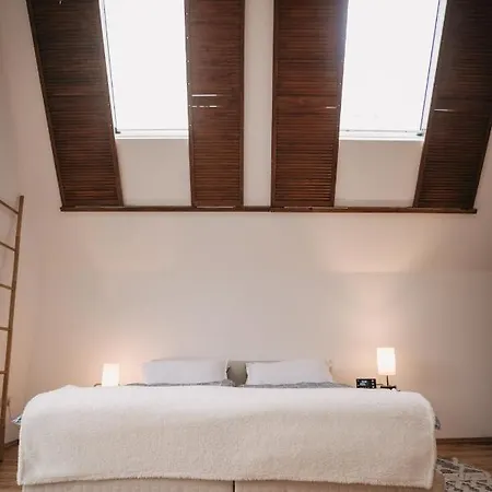 Nyaraló Eigenes Maisonettehaus In Idyllischer Lage Mit Balkon, Nahe Messe, 24h Self-check In, Gratis Parken *