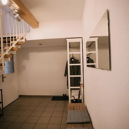 Eigenes Maisonettehaus In Idyllischer Lage Mit Balkon, Nahe Messe, 24h Self-check In, Gratis Parken Nyaraló *