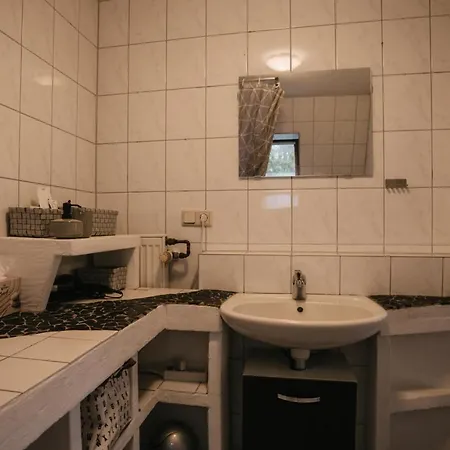 Eigenes Maisonettehaus In Idyllischer Lage Mit Balkon, Nahe Messe, 24h Self-check In, Gratis Parken *