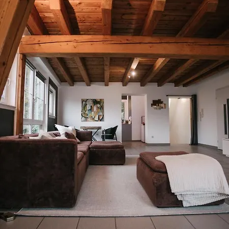 Eigenes Maisonettehaus In Idyllischer Lage Mit Balkon, Nahe Messe, 24h Self-check In, Gratis Parken Nyaraló *