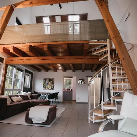 Nyaraló Eigenes Maisonettehaus In Idyllischer Lage Mit Balkon, Nahe Messe, 24h Self-check In, Gratis Parken