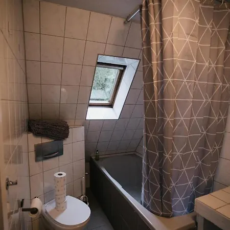 Holiday home Eigenes Maisonettehaus In Idyllischer Lage Mit Balkon, Nahe Messe, 24h Self-check In, Gratis Parken Schwabach