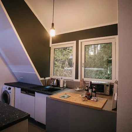 Nyaraló Eigenes Maisonettehaus In Idyllischer Lage Mit Balkon, Nahe Messe, 24h Self-check In, Gratis Parken