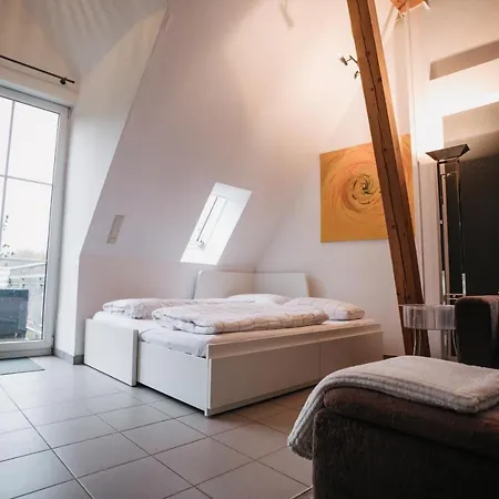 Eigenes Maisonettehaus In Idyllischer Lage Mit Balkon, Nahe Messe, 24h Self-check In, Gratis Parken Nyaraló Schwabach