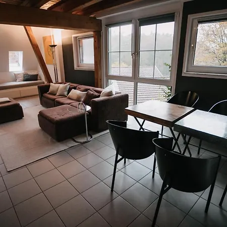 Eigenes Maisonettehaus In Idyllischer Lage Mit Balkon, Nahe Messe, 24h Self-check In, Gratis Parken