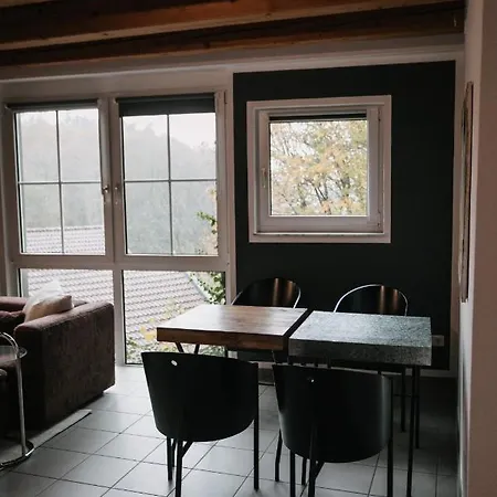 Nyaraló Eigenes Maisonettehaus In Idyllischer Lage Mit Balkon, Nahe Messe, 24h Self-check In, Gratis Parken