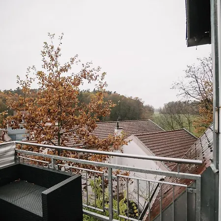 Eigenes Maisonettehaus In Idyllischer Lage Mit Balkon, Nahe Messe, 24h Self-check In, Gratis Parken Nyaraló Schwabach
