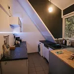 Ferienhaus Eigenes Maisonettehaus In Idyllischer Lage Mit Balkon, Nahe Messe, 24h Self-check In, Gratis Parken