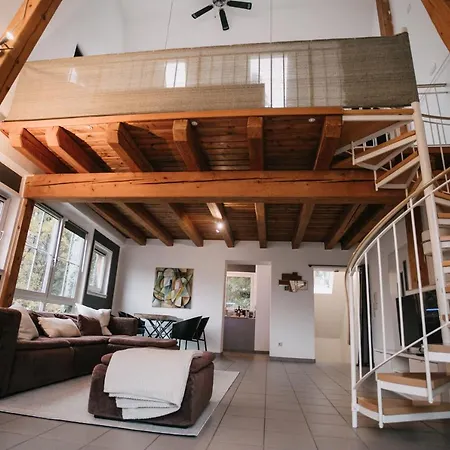 Eigenes Maisonettehaus In Idyllischer Lage Mit Balkon, Nahe Messe, 24h Self-check In, Gratis Parken *