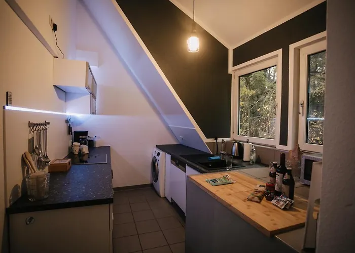Eigenes Maisonettehaus In Idyllischer Lage Mit Balkon, Nahe Messe, 24h Self-check In, Gratis Parken *