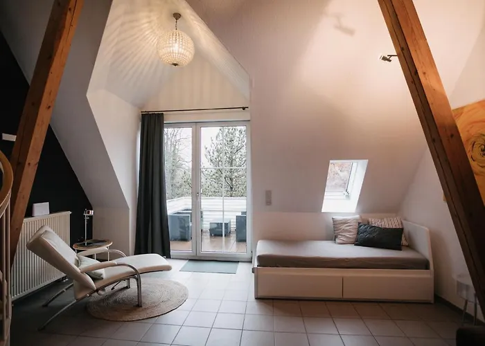 Eigenes Maisonettehaus In Idyllischer Lage Mit Balkon, Nahe Messe, 24h Self-check In, Gratis Parken