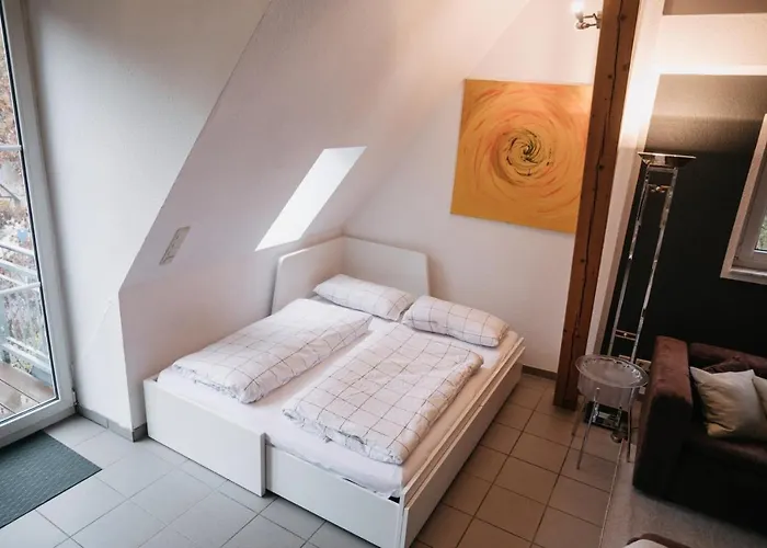 Eigenes Maisonettehaus In Idyllischer Lage Mit Balkon, Nahe Messe, 24h Self-check In, Gratis Parken
