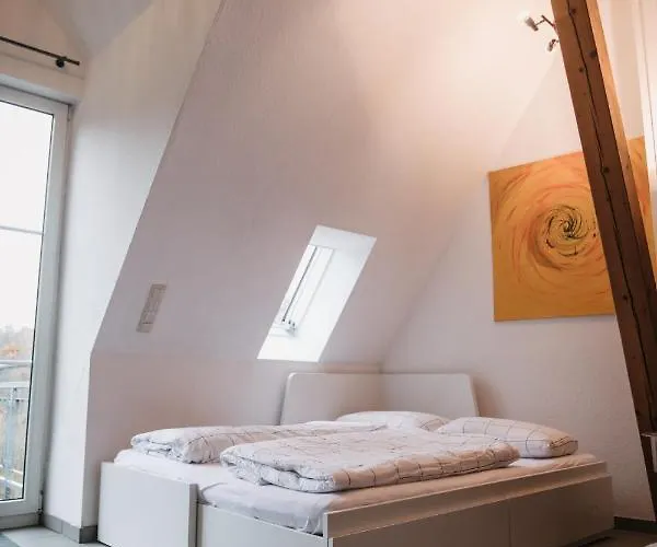 Eigenes Maisonettehaus In Idyllischer Lage Mit Balkon, Nahe Messe, 24h Self-check In, Gratis Parken Hébergement de vacances
