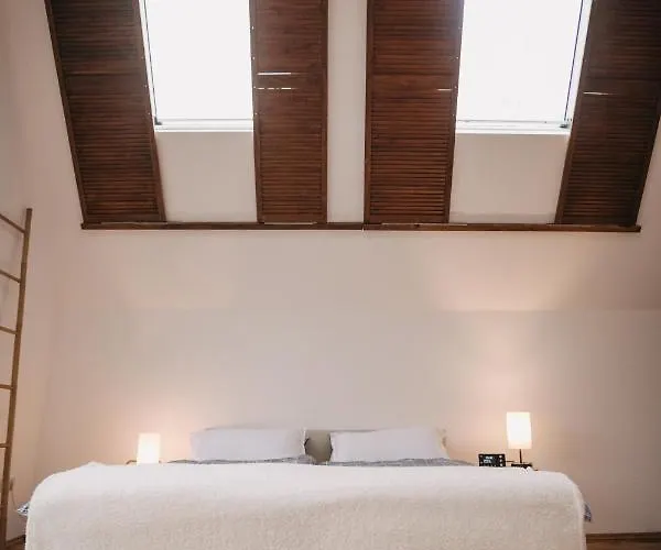 Hébergement de vacances Eigenes Maisonettehaus In Idyllischer Lage Mit Balkon, Nahe Messe, 24h Self-check In, Gratis Parken *