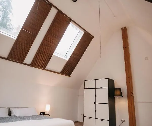 Eigenes Maisonettehaus In Idyllischer Lage Mit Balkon, Nahe Messe, 24h Self-check In, Gratis Parken