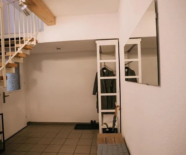 Eigenes Maisonettehaus In Idyllischer Lage Mit Balkon, Nahe Messe, 24h Self-check In, Gratis Parken Hébergement de vacances *