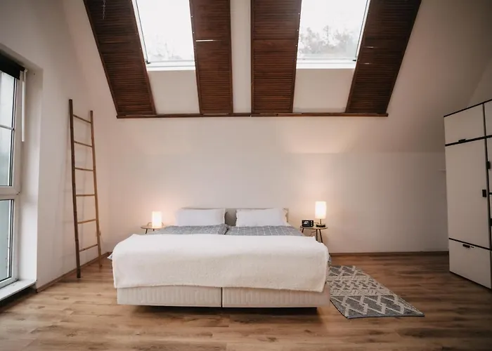Eigenes Maisonettehaus In Idyllischer Lage Mit Balkon, Nahe Messe, 24h Self-check In, Gratis Parken Schwabach