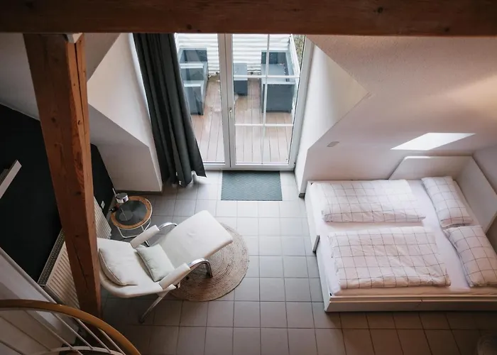 Hébergement de vacances Eigenes Maisonettehaus In Idyllischer Lage Mit Balkon, Nahe Messe, 24h Self-check In, Gratis Parken Schwabach