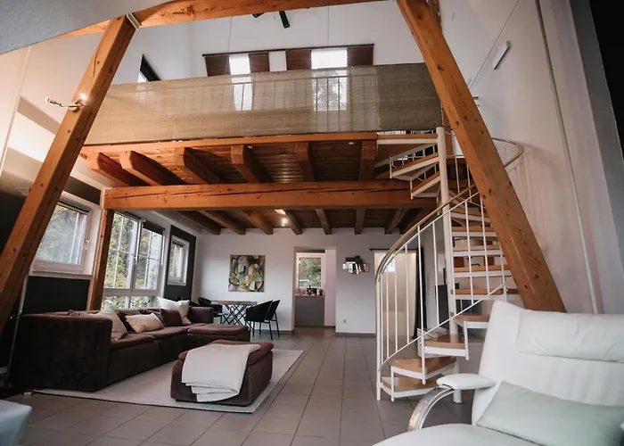 Hébergement de vacances Eigenes Maisonettehaus In Idyllischer Lage Mit Balkon, Nahe Messe, 24h Self-check In, Gratis Parken