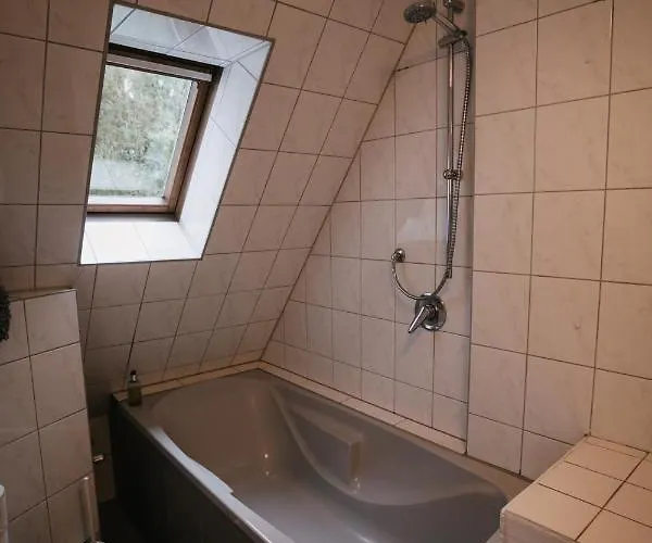 Eigenes Maisonettehaus In Idyllischer Lage Mit Balkon, Nahe Messe, 24h Self-check In, Gratis Parken Hébergement de vacances *