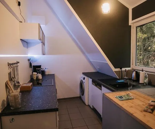 Hébergement de vacances Eigenes Maisonettehaus In Idyllischer Lage Mit Balkon, Nahe Messe, 24h Self-check In, Gratis Parken