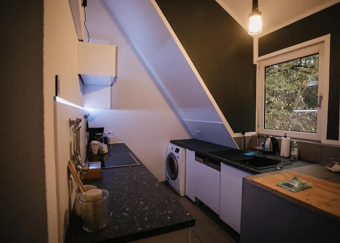 Eigenes Maisonettehaus In Idyllischer Lage Mit Balkon, Nahe Messe, 24h Self-check In, Gratis Parken * Schwabach