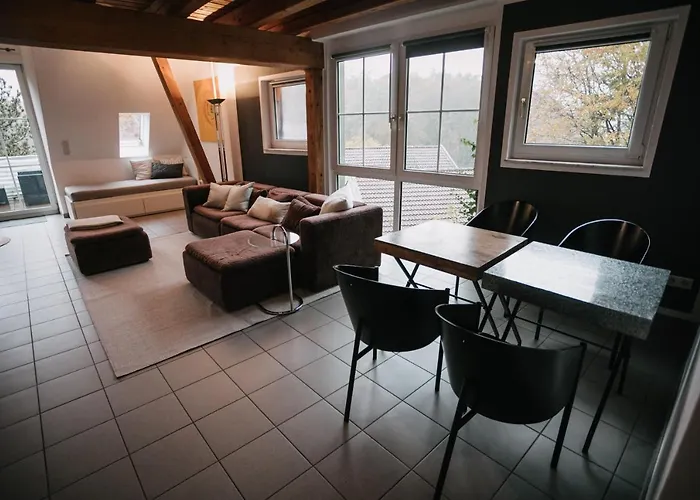 Eigenes Maisonettehaus In Idyllischer Lage Mit Balkon, Nahe Messe, 24h Self-check In, Gratis Parken