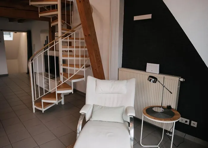 Eigenes Maisonettehaus In Idyllischer Lage Mit Balkon, Nahe Messe, 24h Self-check In, Gratis Parken